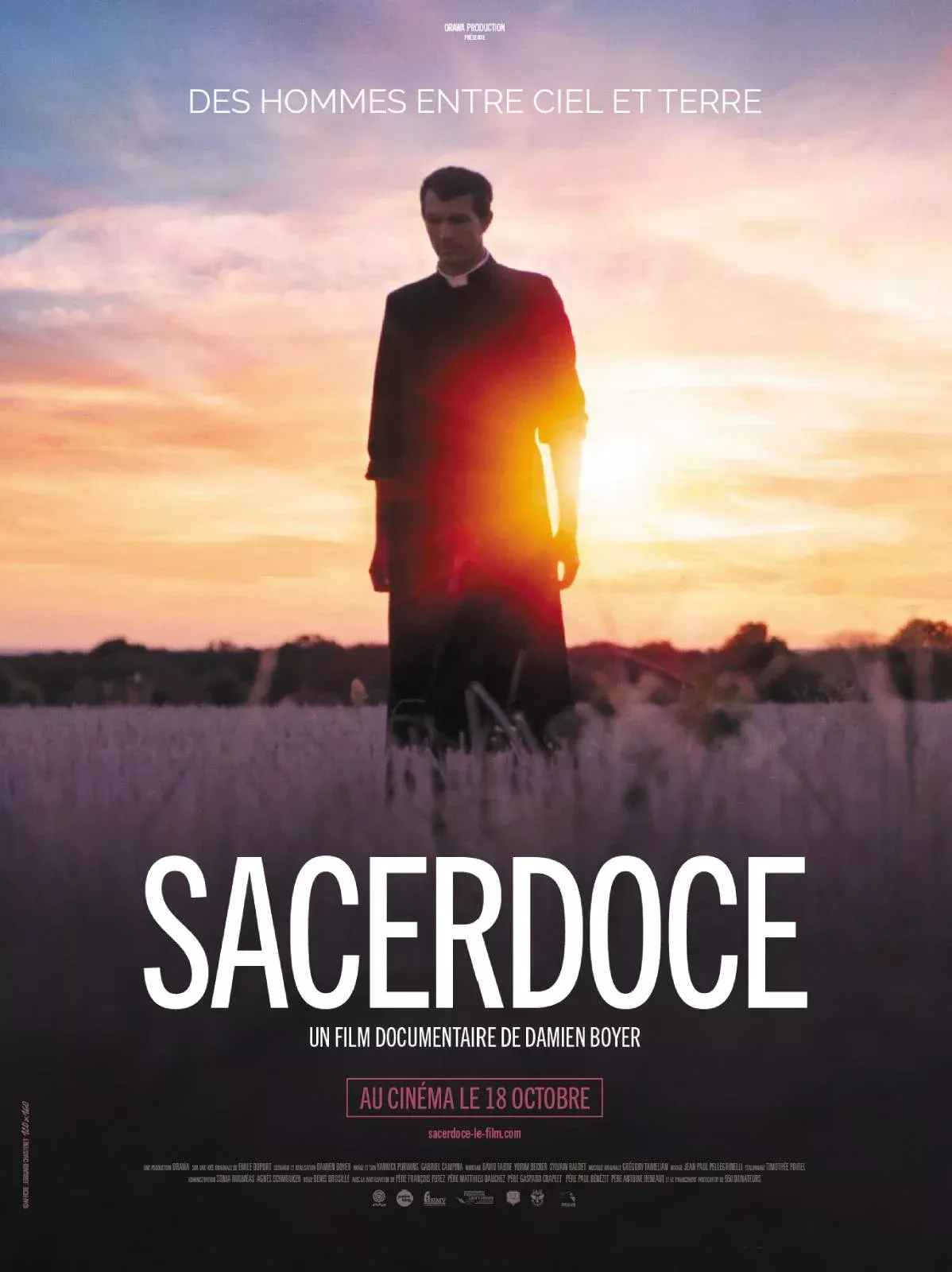 Affiche cinéma film Sacerdoce Affiche cinéma film documentaire Sacerdoce Damien Boyer Orawa Production prêtres religion chrétienne catholique Mixage audio Soundlab Studios